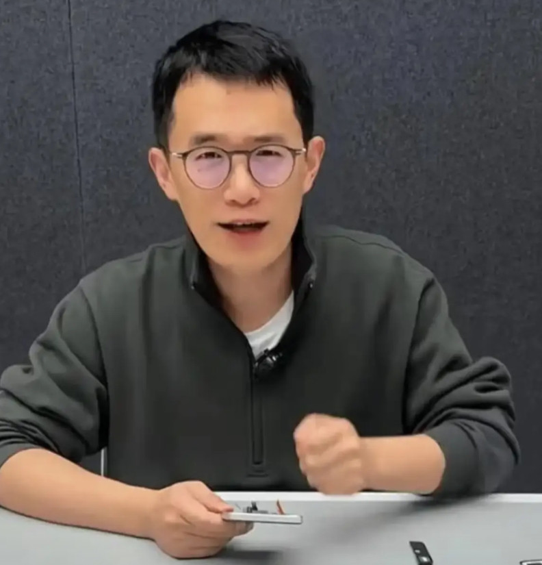 王腾的处境这下难了！可能还剩下3个出路：1、自己当老板：这些年他赚了不少钱，