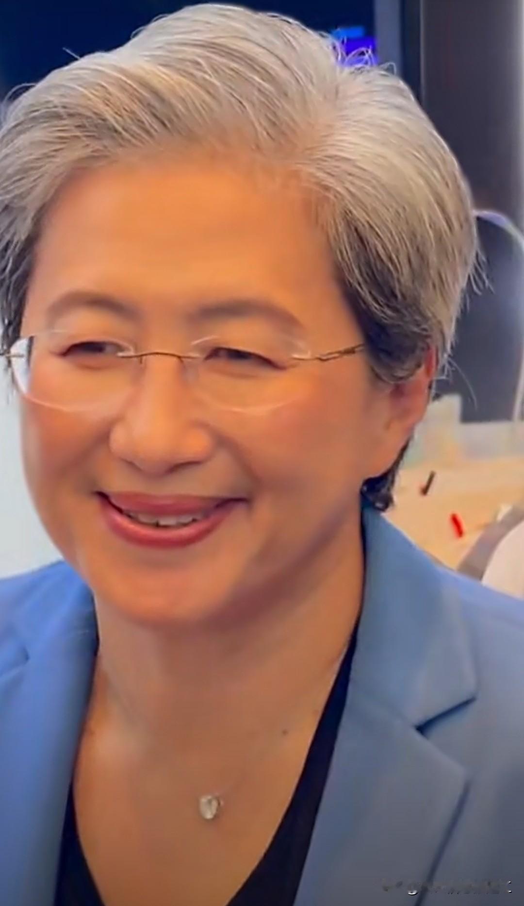 老黄之后，又是苏姿丰来了。（美籍华裔，麻省理工博士，AMD董事长兼CEO，带领A