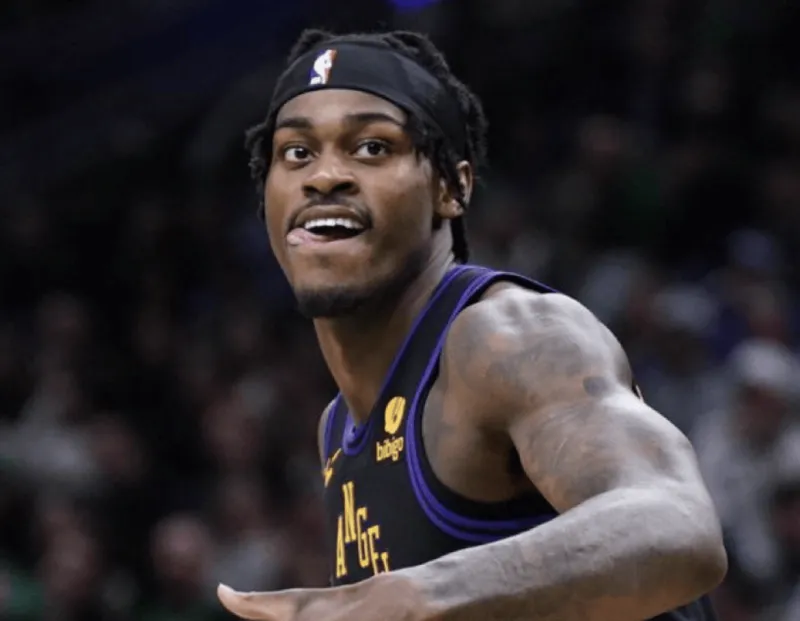 今日，据ESPN记者DaveMcMenamin报道，湖人前锋贾里德-范德比尔特