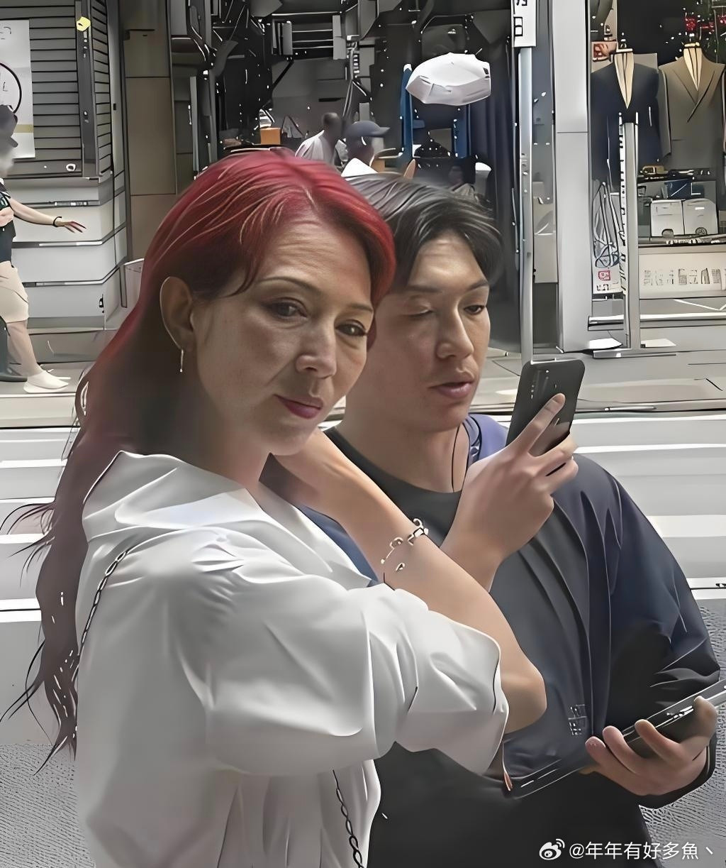 也就一段时间没看她的剧，没想到女神居然成这样了，差点没认出来