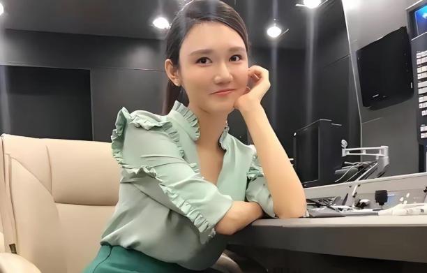 好奇查了下龙洋的出身，不查不知道，一查吓一跳，龙洋根本不是什么资源咖，就是个靠自