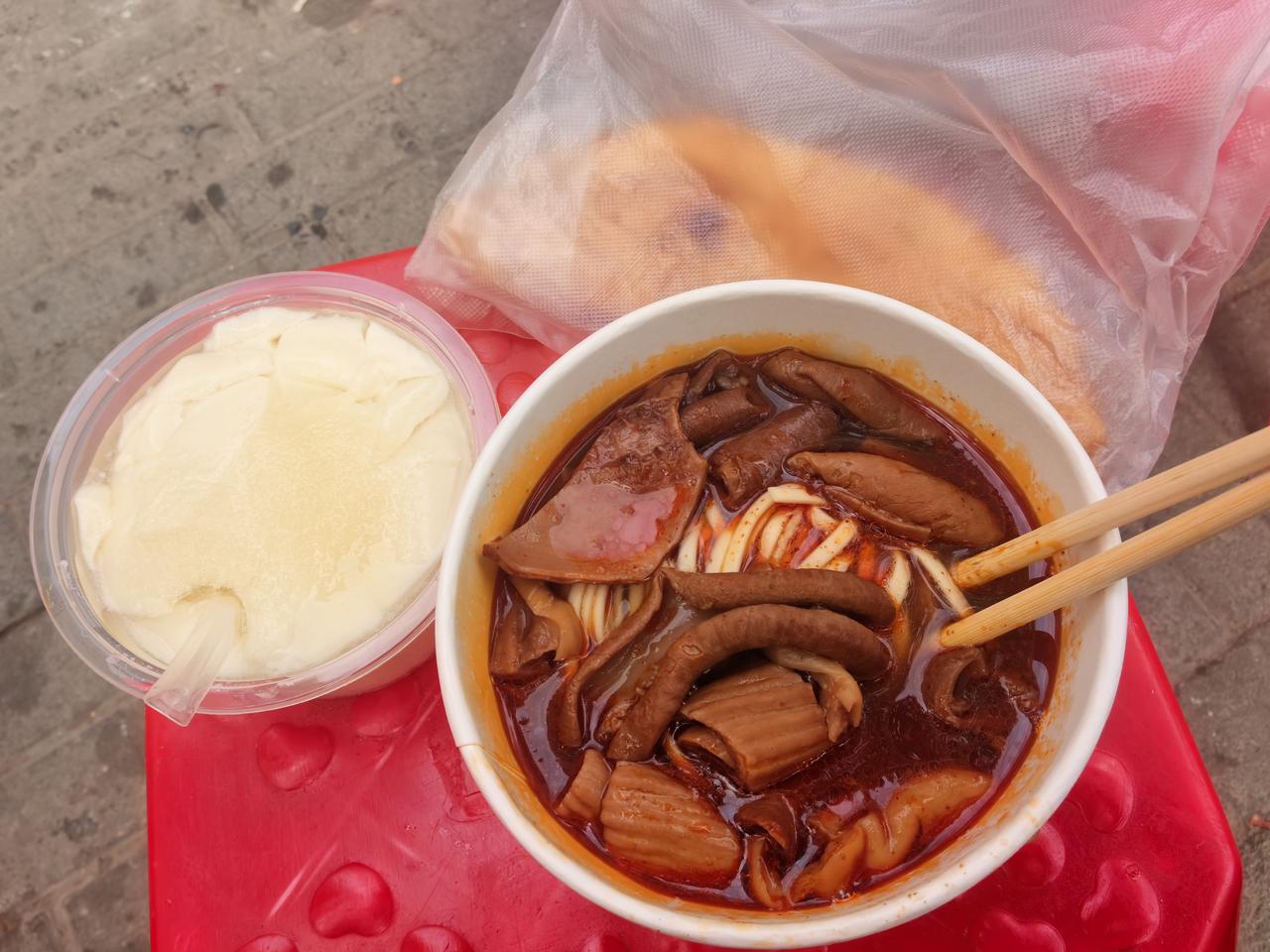 全国早点哪家强？武汉称第二，估计没人敢称第一！在武汉午餐和晚餐你可以随意点，