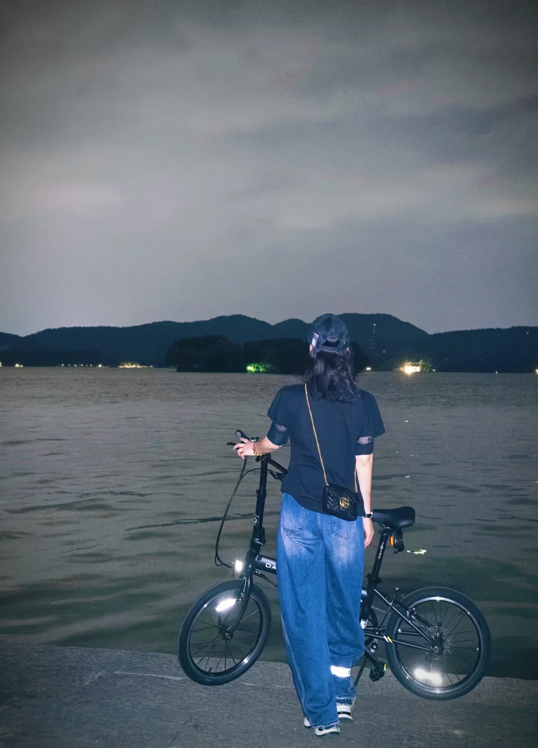 🚴🏻‍♂️一路湖光山色…