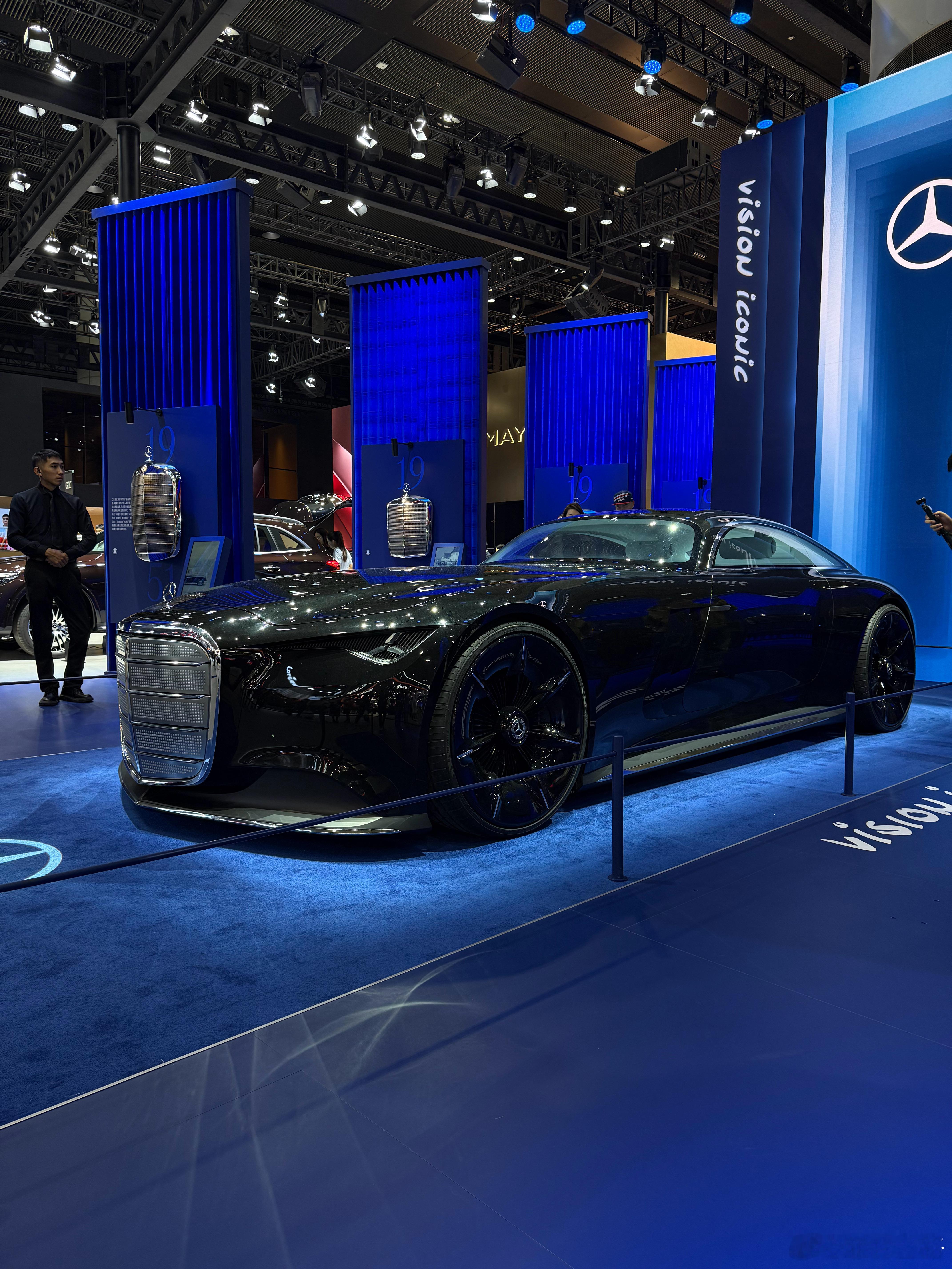 兄弟们这太帅了！如果未来奔驰S-coupe这样，那可太有样儿了