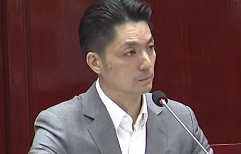 今天，台北市议员苗博雅表示，蒋万安上任后共15次会议中缺席11次，直言若只是缺席