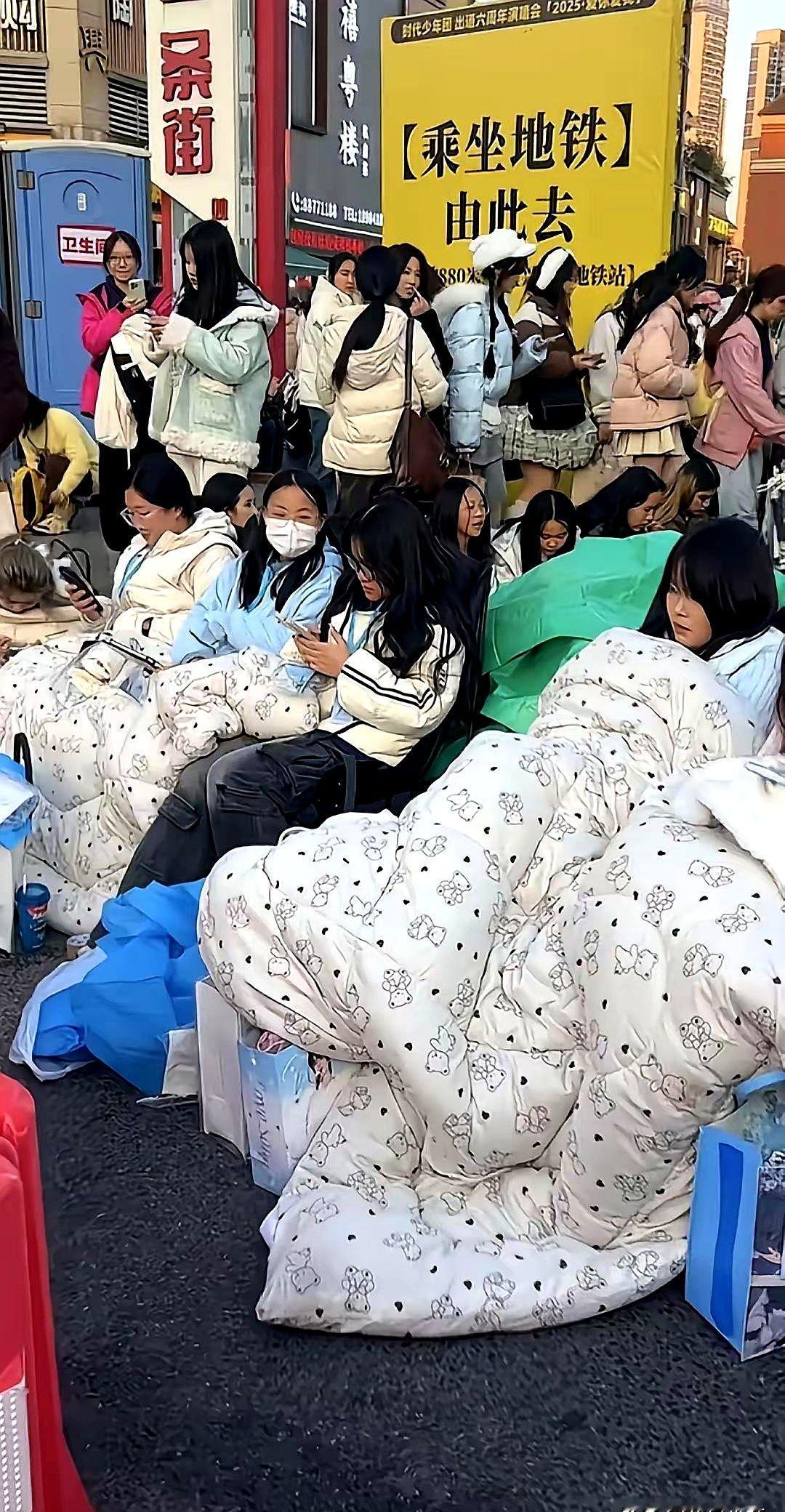 对外人掏心掏肺，对父母不闻不问。这种现象越来越多了，挺怪的。心理学上有个说法