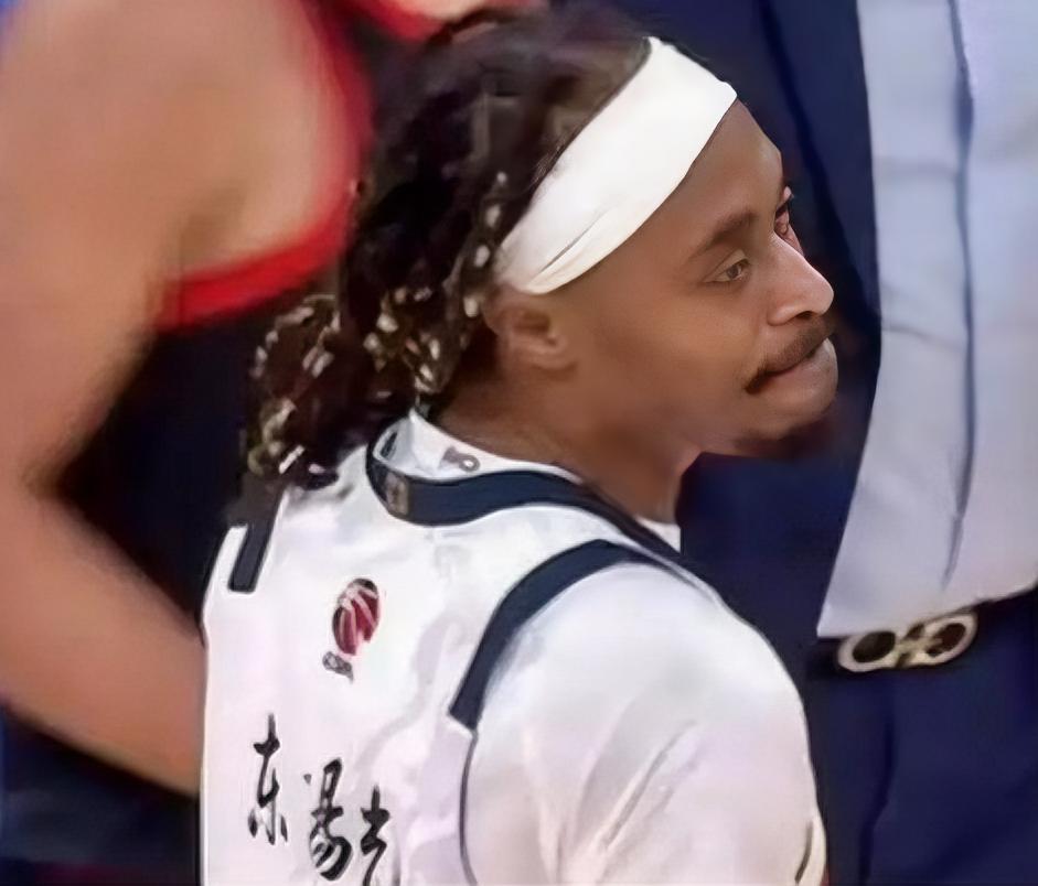 杜锋是又开始整幺儿子？还是带着不可告人的任务？明明尝试过让球队外援麦考尔首发就是