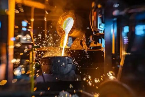 为啥中国宁愿勒紧裤腰带也坚持发展钢铁产业？这么说吧，2025年北约几个成员国开了