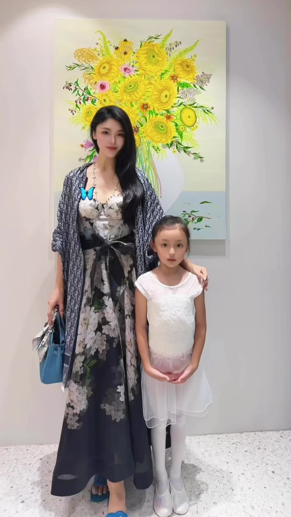 拍摄于国际学校G1开学的第二周 初次站在这里时冷总还是幼儿园小朋友…我...