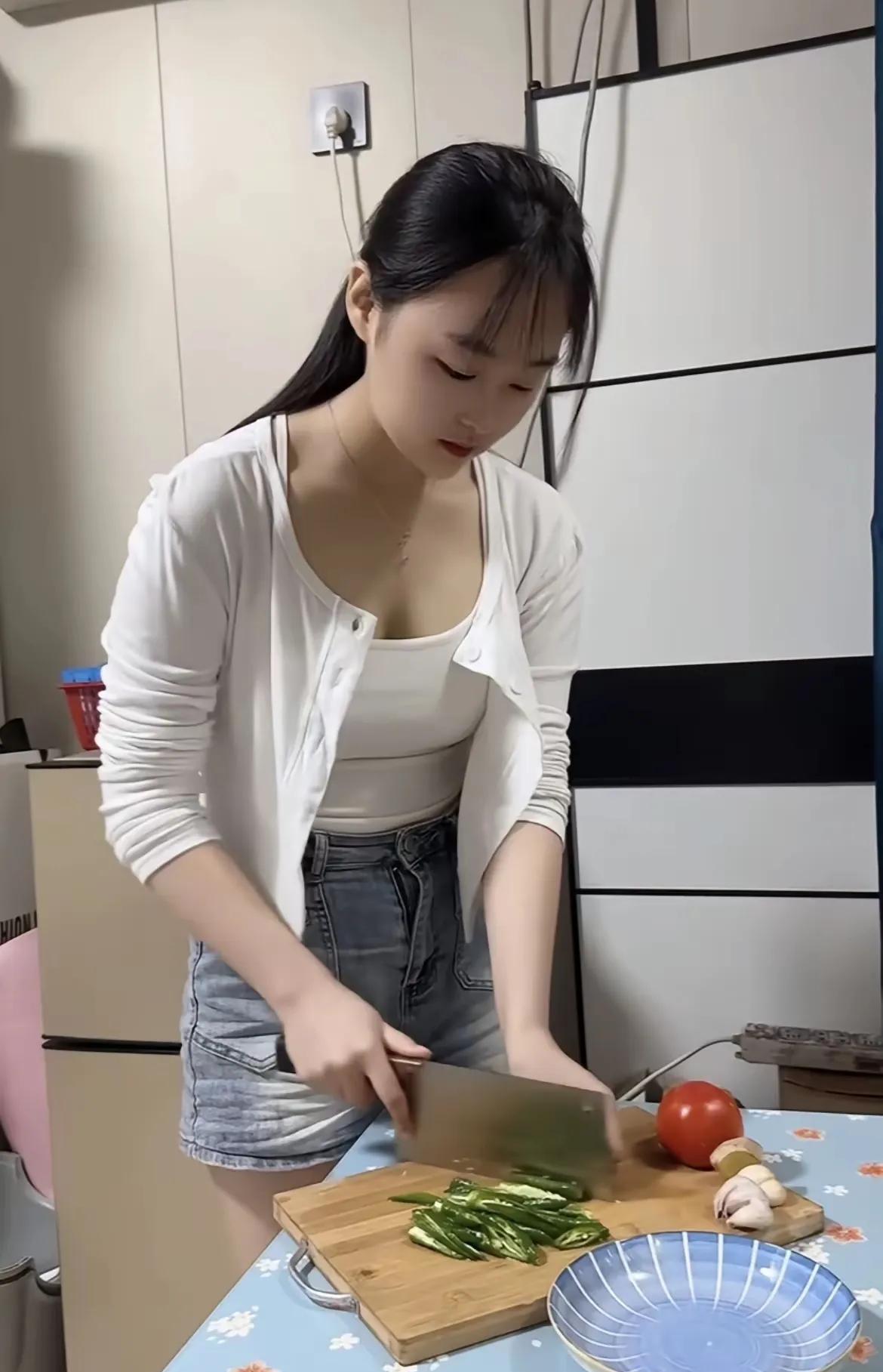 这么漂亮，这么能干，有什么用，还不是找不到男朋友
