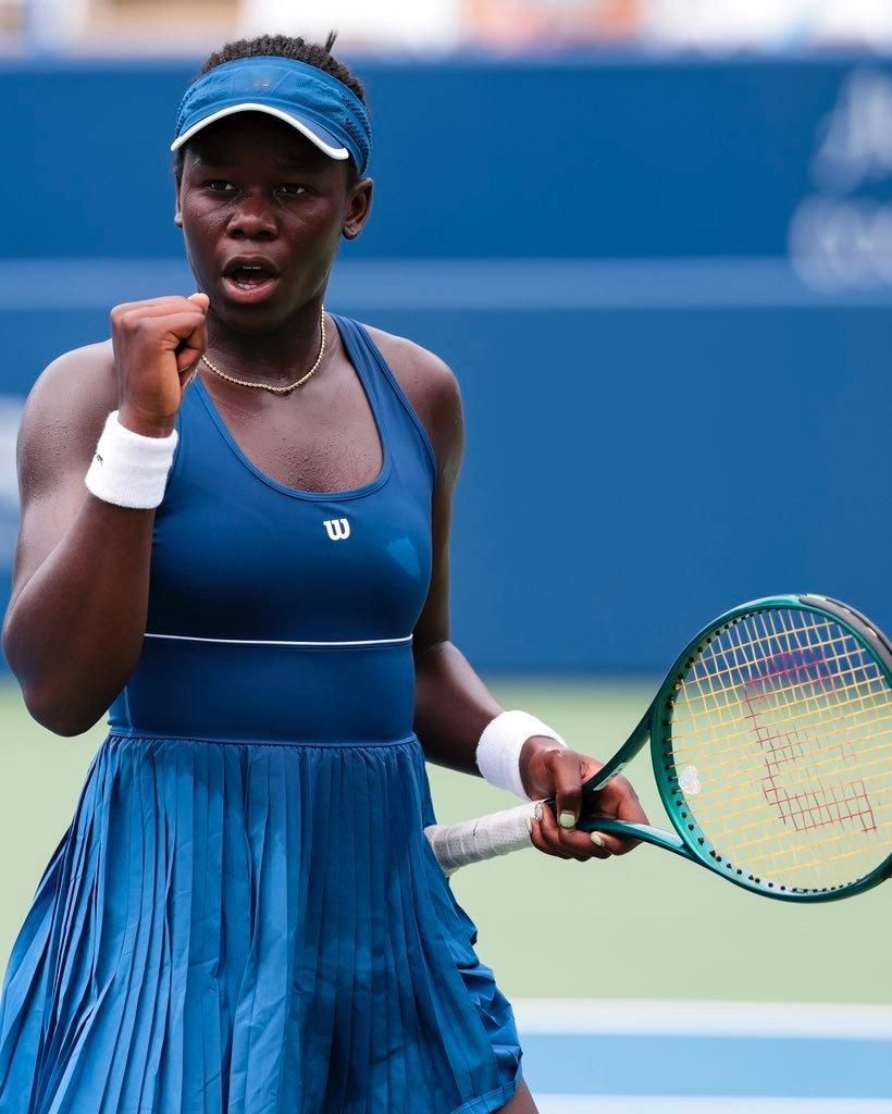 WTA500华盛顿站，持外卡出战的18岁小将姆博科以6-26-4击败波塔波娃，
