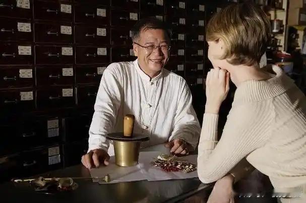 有个兄弟问我信不信中医？我说年轻的时候不信，但活到将近40的时候，我被搞蒙了，