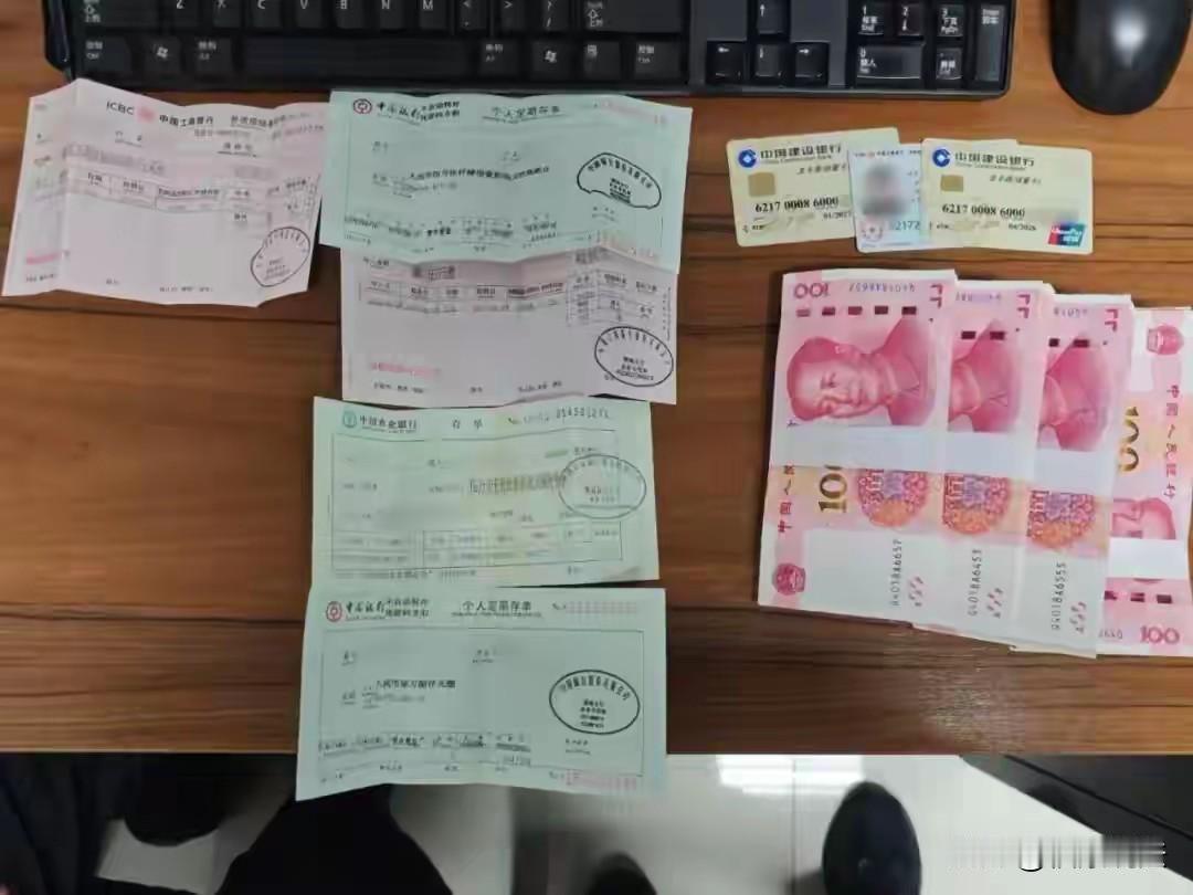 “马大哈！”辽宁沈阳，女子刚下火车准备坐地铁，一看自己包里装着4万现金和25.8