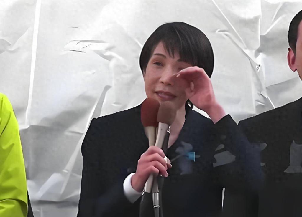 乱套了！这世界彻底乱套了！日本首相关键时刻“病遁”进医院，特朗普挥舞大棒逼得印度