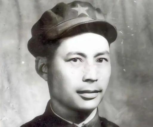 1952年，67军军长在朝鲜离奇去世，彭老总去医院探望，看到遗体的那一刻大惊失色