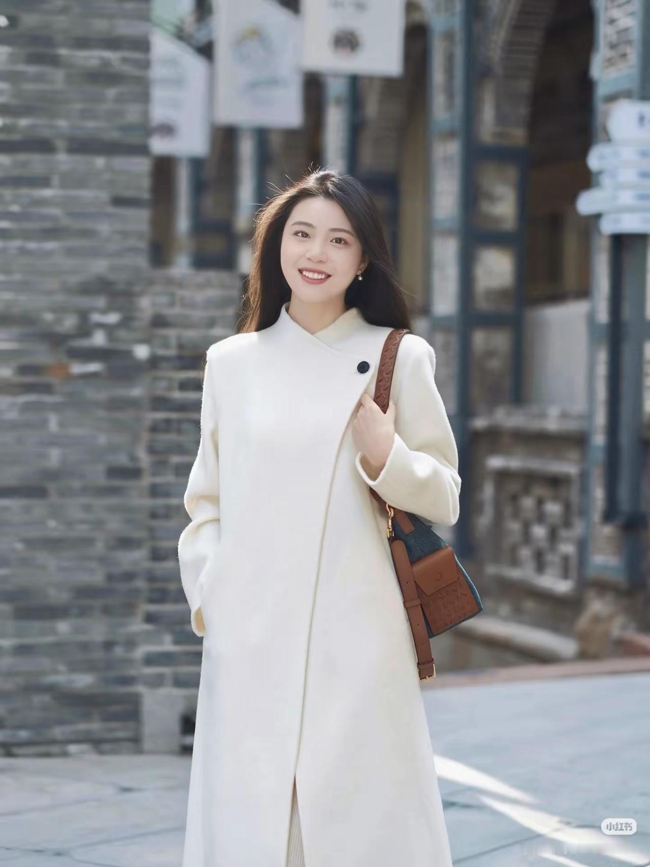 人性如镜，照见自己，映出众生。