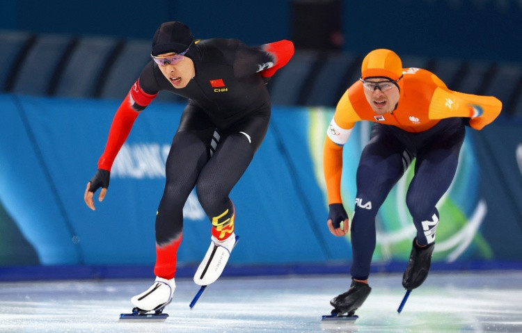 冬奥会早报: 宁忠岩速度滑冰1000米夺铜 短道速滑1/4决赛明晨开战