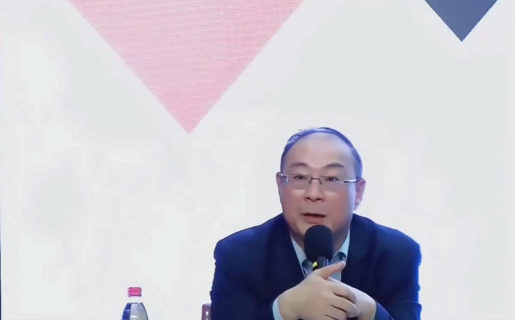 金灿荣：以美国的标准为标准，用一流人才，雄厚财力去印证美国的理论，荒唐吧！ 