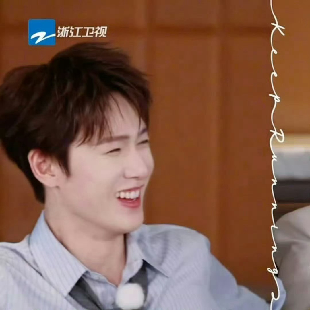 李昀锐说李晨是卷王奔跑吧李昀锐认证李晨为游戏卷王，大黑牛实力果然名不虚传！卷王