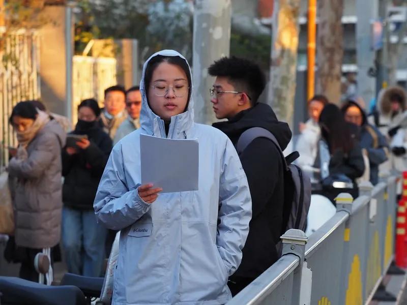 别人家的孩子，大学一毕业要么考研要么考公，反正不是继续上学就是我工作了。可是李老