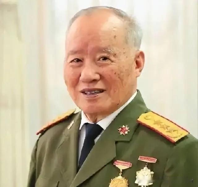 1984年特区向外拓展规划需要征用三十一军驻守的厦门军事地块，部队政委给出态度强