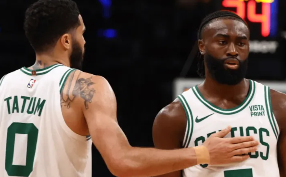 50分核爆封神夜！布朗30.1分追平塔图姆队史神迹，60.2%真实命中率碾碎领袖质疑