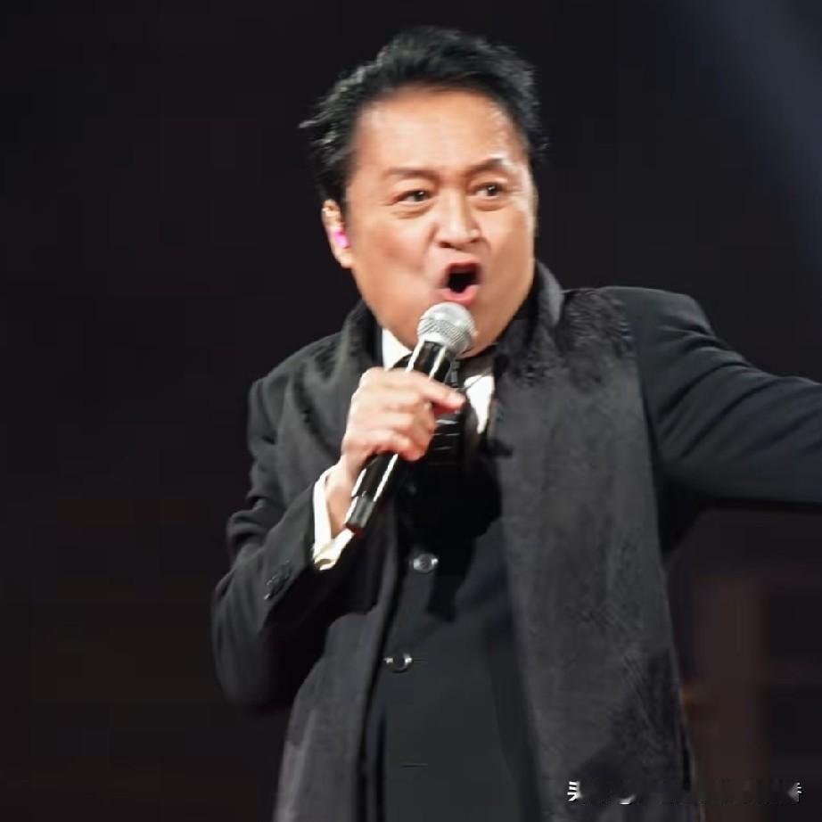 最近总在网上刷到台湾艺人马景涛，他如今上了年纪，并非来内地拍戏，而是来唱歌了。他