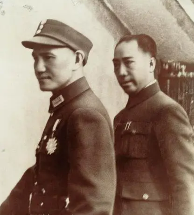 1942年，国民党河南专员韦孝儒被人绑架后活埋。蒋介石大怒，让战区长官蒋鼎文严查