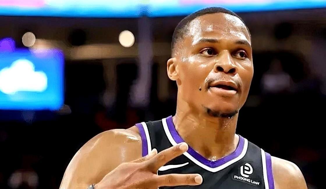 37岁的威斯布鲁克，居然在国王替补席上打出了准三双。这太疯狂了。他不再是那个