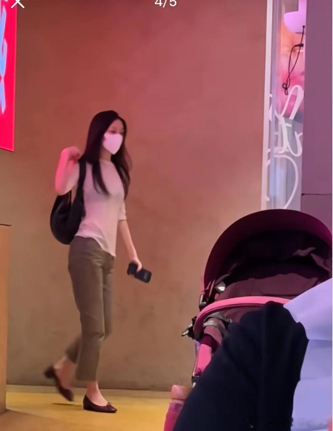 李嫣是极致扁身啊好适合平底鞋​