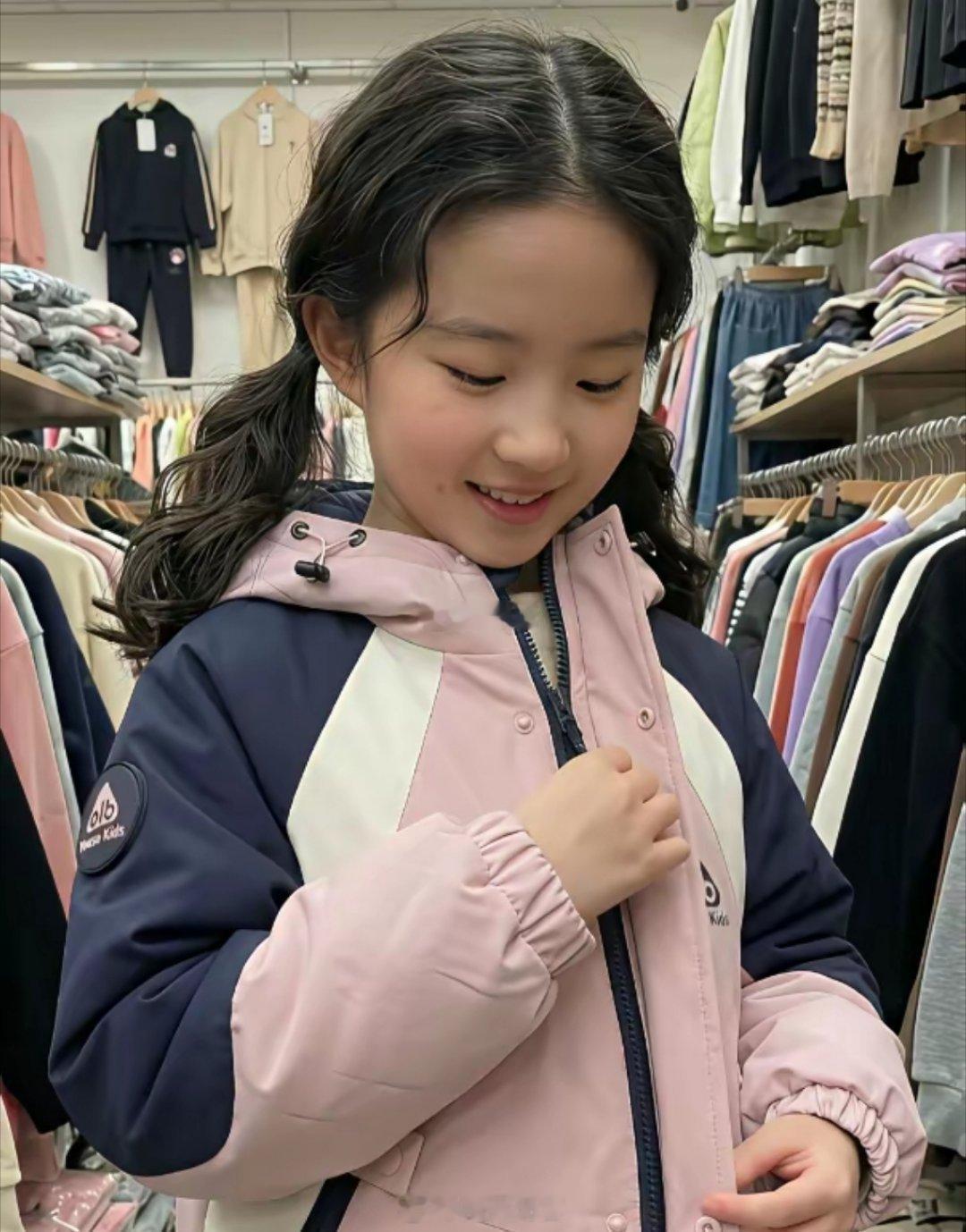 刘亦菲要是生了个女儿，肯定也有这么漂亮吧！