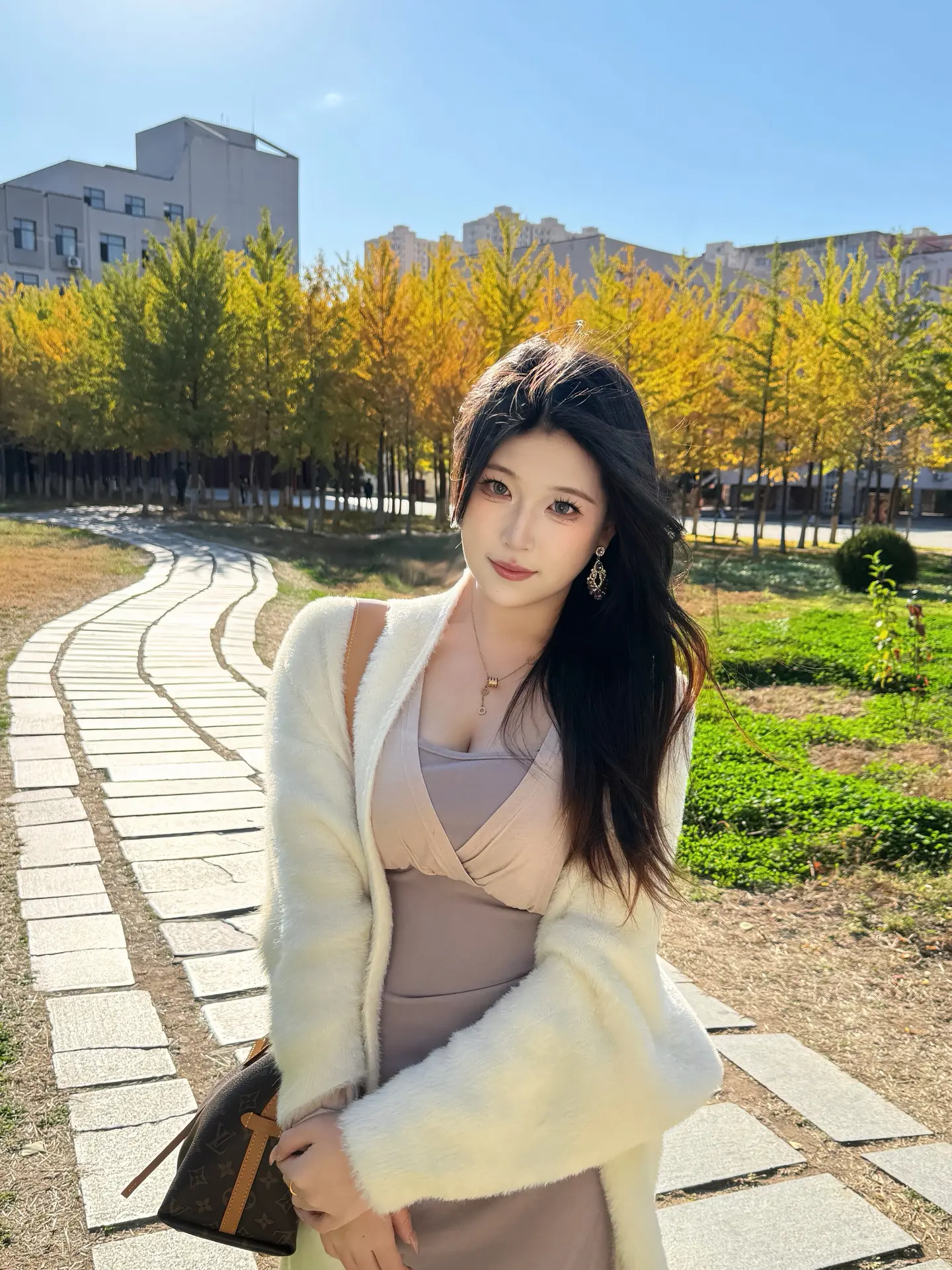 你像春天的慵懒味道～一直在环绕。