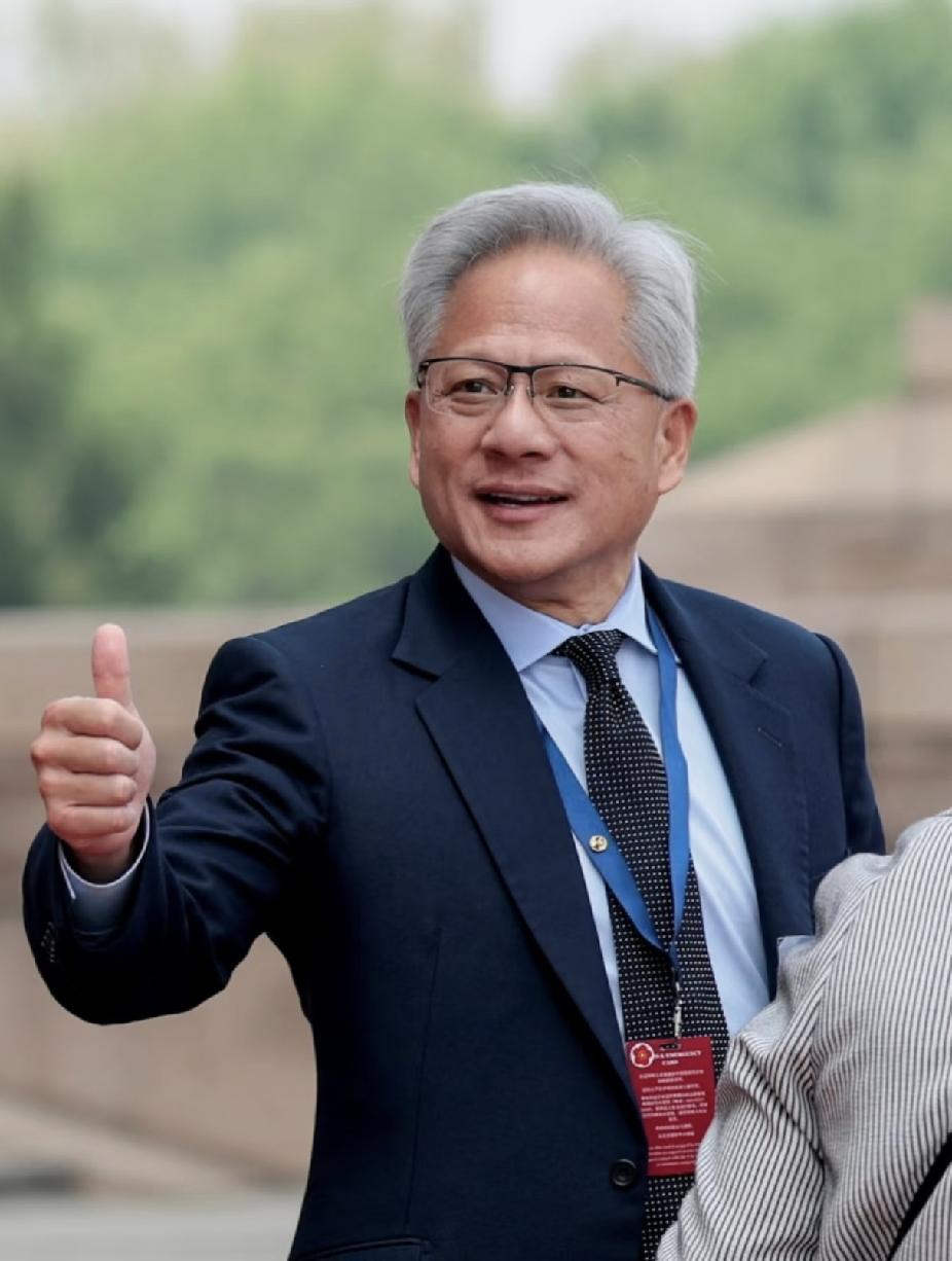 刷完了黄仁勋发布会。他一口气甩出十几个产品，从CPU到显卡，再到机器人、自动