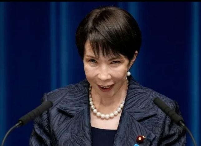 日本又当又立这出戏真他娘演上瘾了？一边死不撤回狗屁言论，一边装孙子跑来“解释”？