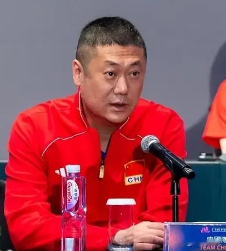 为什么中国女排选了赵勇当主教练？原因其实很好理解。虽然赵勇的成绩没有