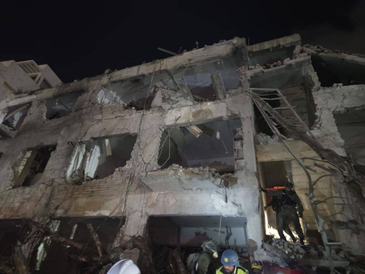 🔻特拉维夫，这是以红色大卫盾机构放的图。🔻也就是红十字会的功能。🔻后两张来