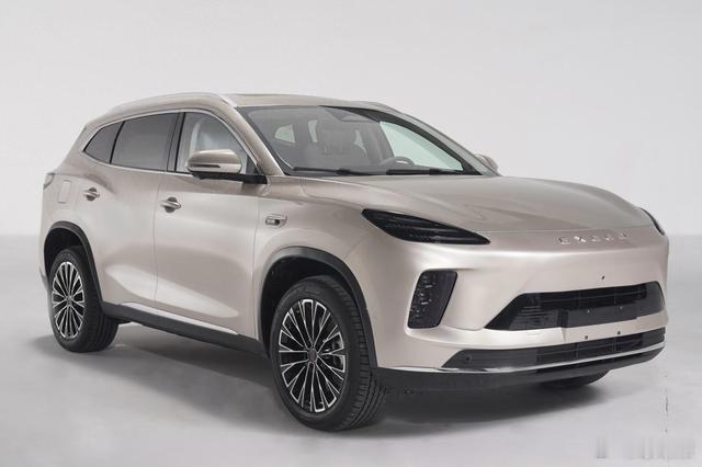 星纪元E05定位智能混动中型SUV，车身尺寸4780×1890×1725mm，