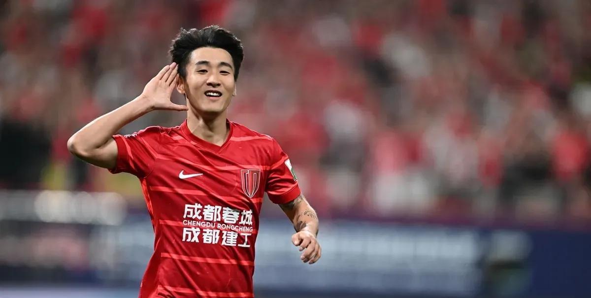 半程过后，韦世豪成了国内球员里面，唯一一个进球、助攻都进前十的球员，7球4助攻的