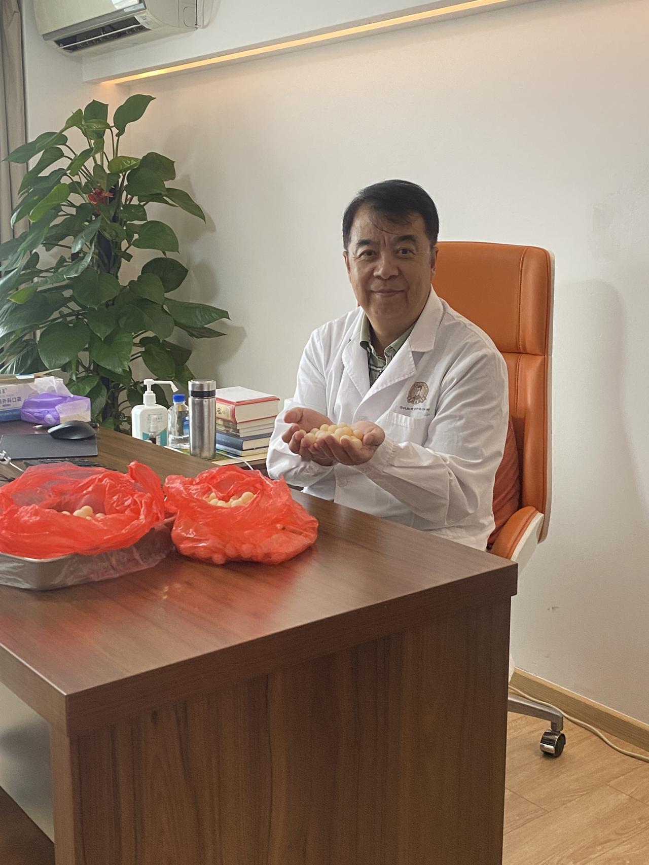 很多人想知道我的痛风治疗方法，今天索性公之于众。 痛风，中医古籍中称之为“白