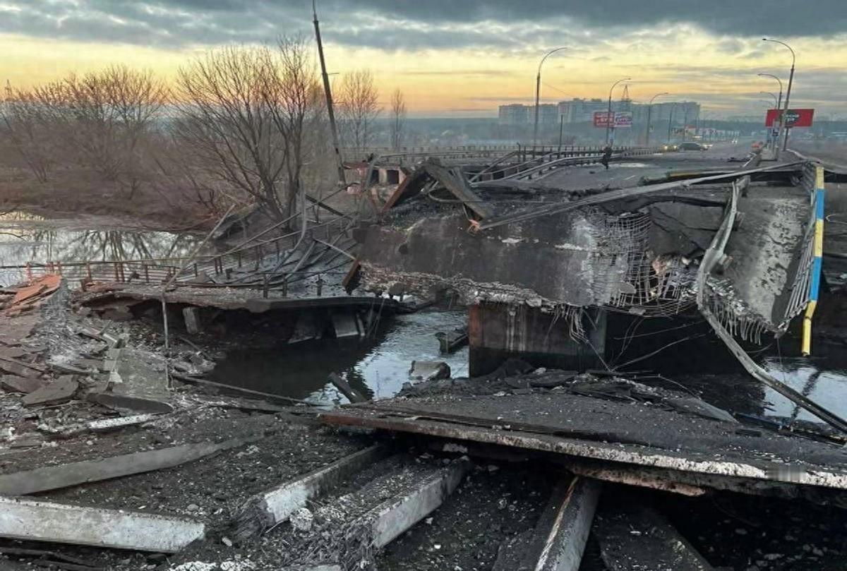 乌克兰爆发混乱，泽连斯基被联手逼宫，美俄态度值得注意 如果说这场冲突还有