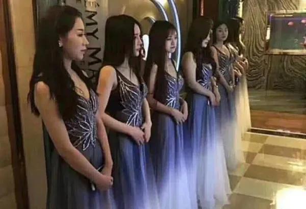 冤不冤？上海闵行，男子请4名朋友吃饭，酒后众人又去KTV娱乐，还找来4