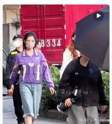 谁给张婧仪选的这件衣服