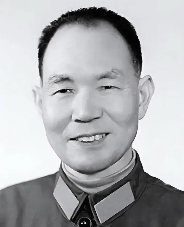 建国首贪！毛主席震怒下令枪毙厅级高官：一栋楼能毁掉整个江山！