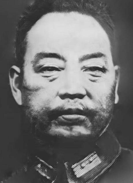 1947年8月，国民党师长李铁民下令将一百多地下党杀害，少将韩君明劝他：“老铁，