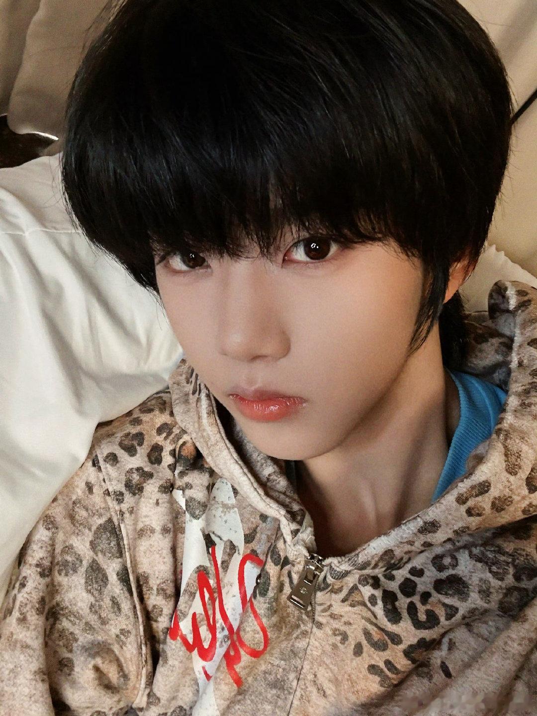 张函瑞豹纹张函瑞🐆进化中（豹子是猫科动物哦...）