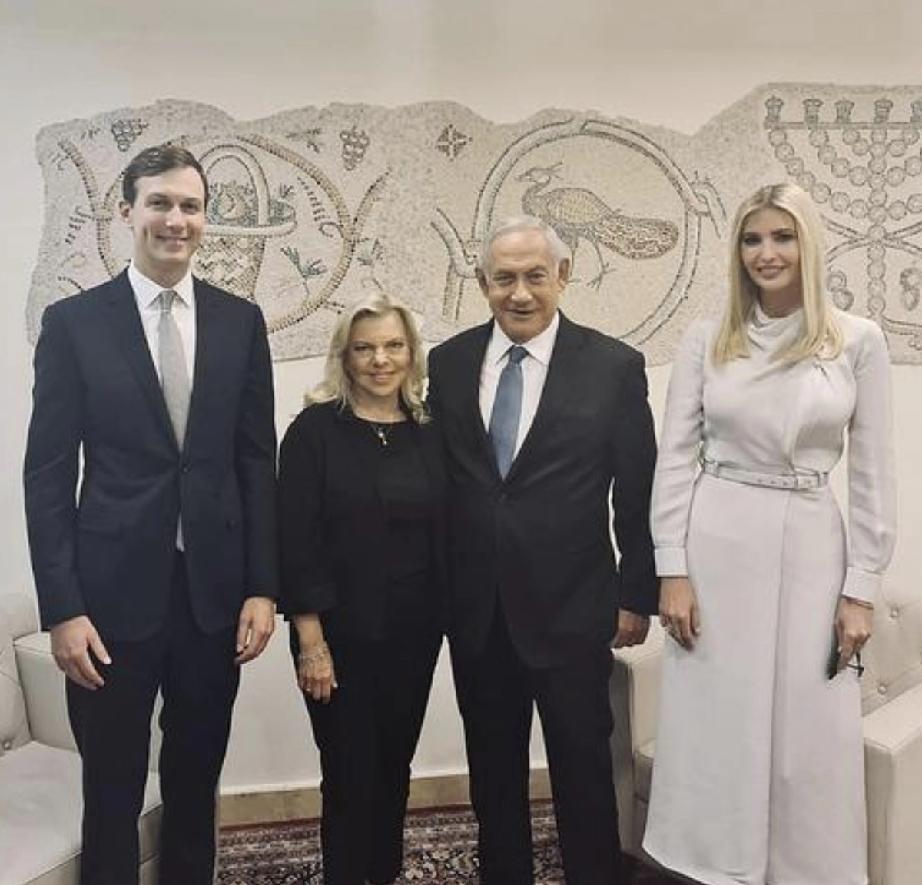 内塔尼亚胡夫妇和伊万卡夫妇。富态的萨拉挺接地气，高挑的伊万卡美出了天际；两