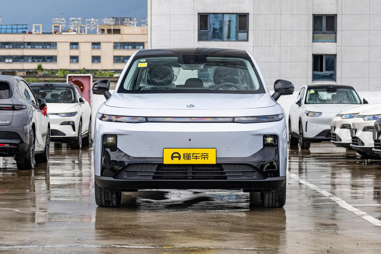 推荐一款10万级家用纯电SUV：2027款零跑B102027款零跑B10指导价