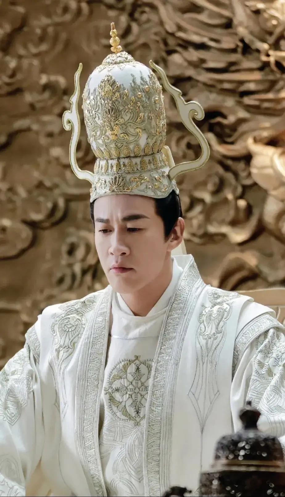 何润东又火了？这次靠的是不红的本事！家人们，谁能想到何润东这老男孩又突然