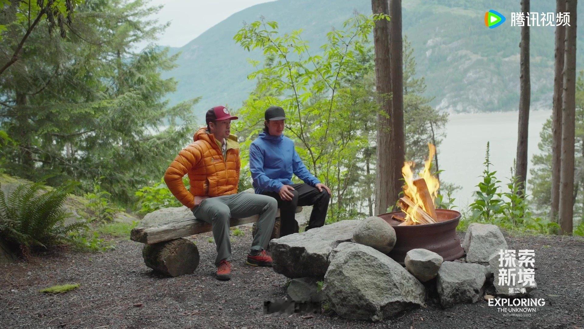 王一博户外也要搞抽象探索新境当王一博在户外开始“搞抽象”，整个探索之旅都变得鲜