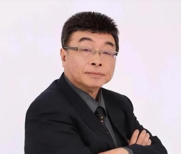 中国台湾知名评论员邱毅曾说：“倘若中国人民解放军踏上中国台湾的土地，中国台湾军队